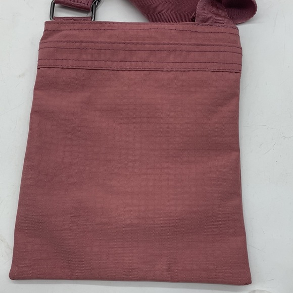 Dakine NWT Rose Blush Mauve Colored Nylon Crossbody Bag NYB4158 - Picture 3 of 9